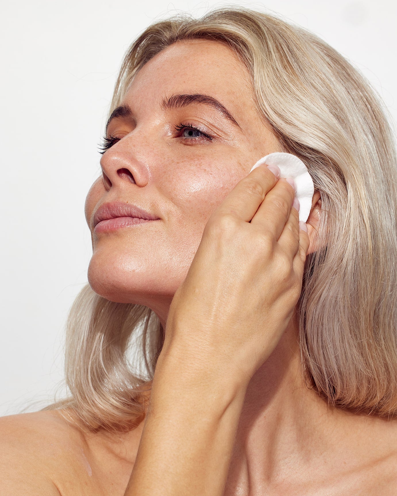 Pure micellar cleansing water