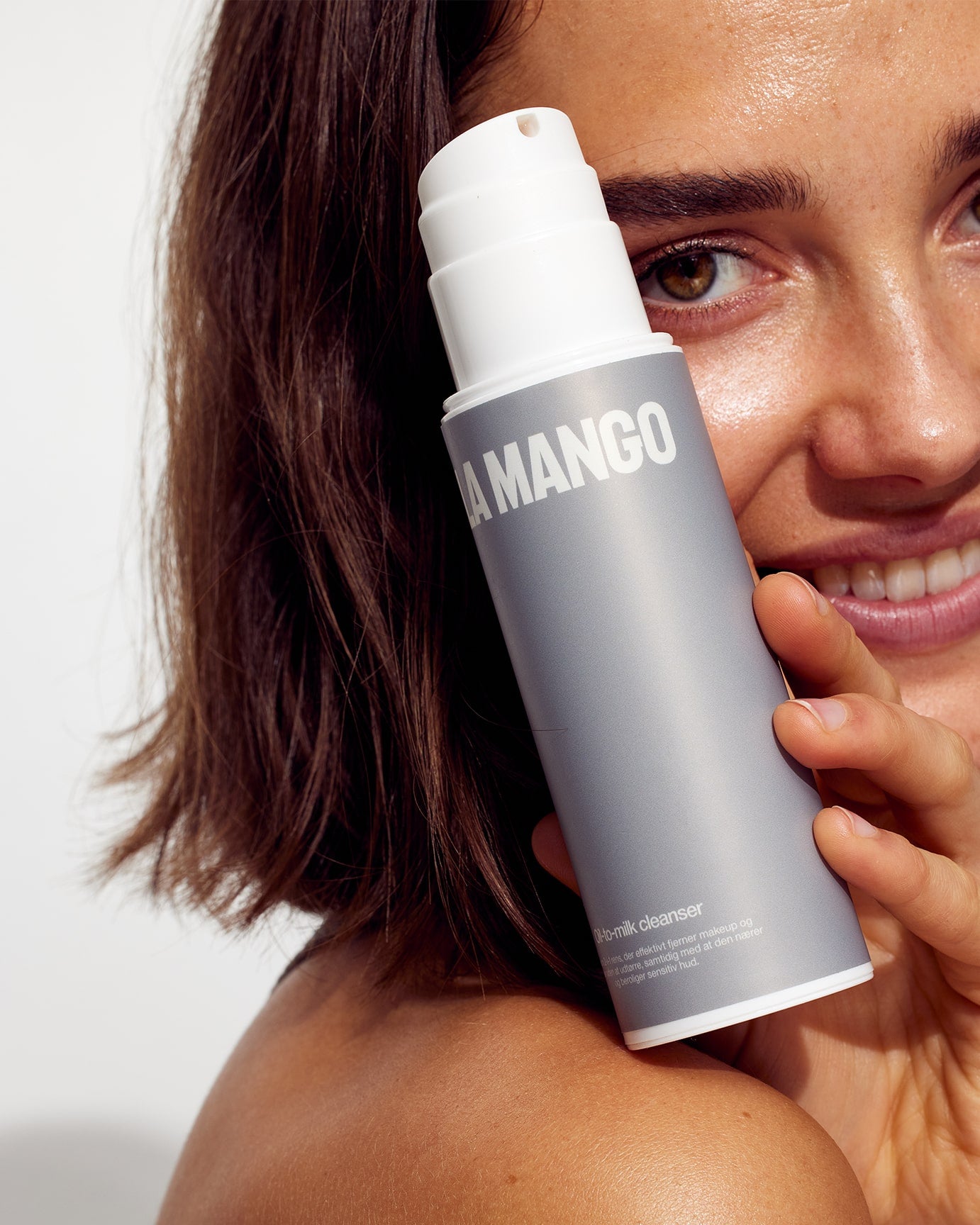 Oil-to-milk cleanser