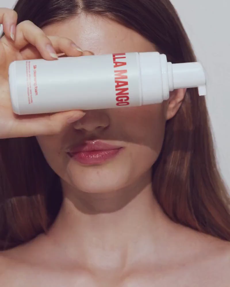 Indlæs video: Silk cleansing foam