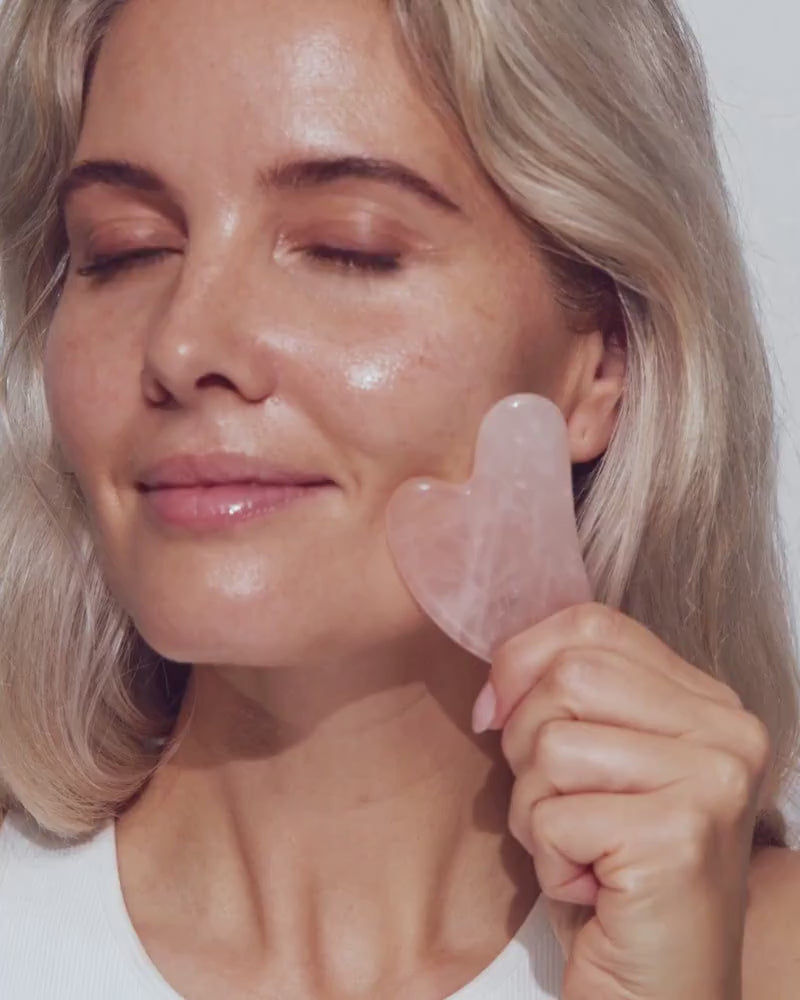 Indlæs video: Gua sha